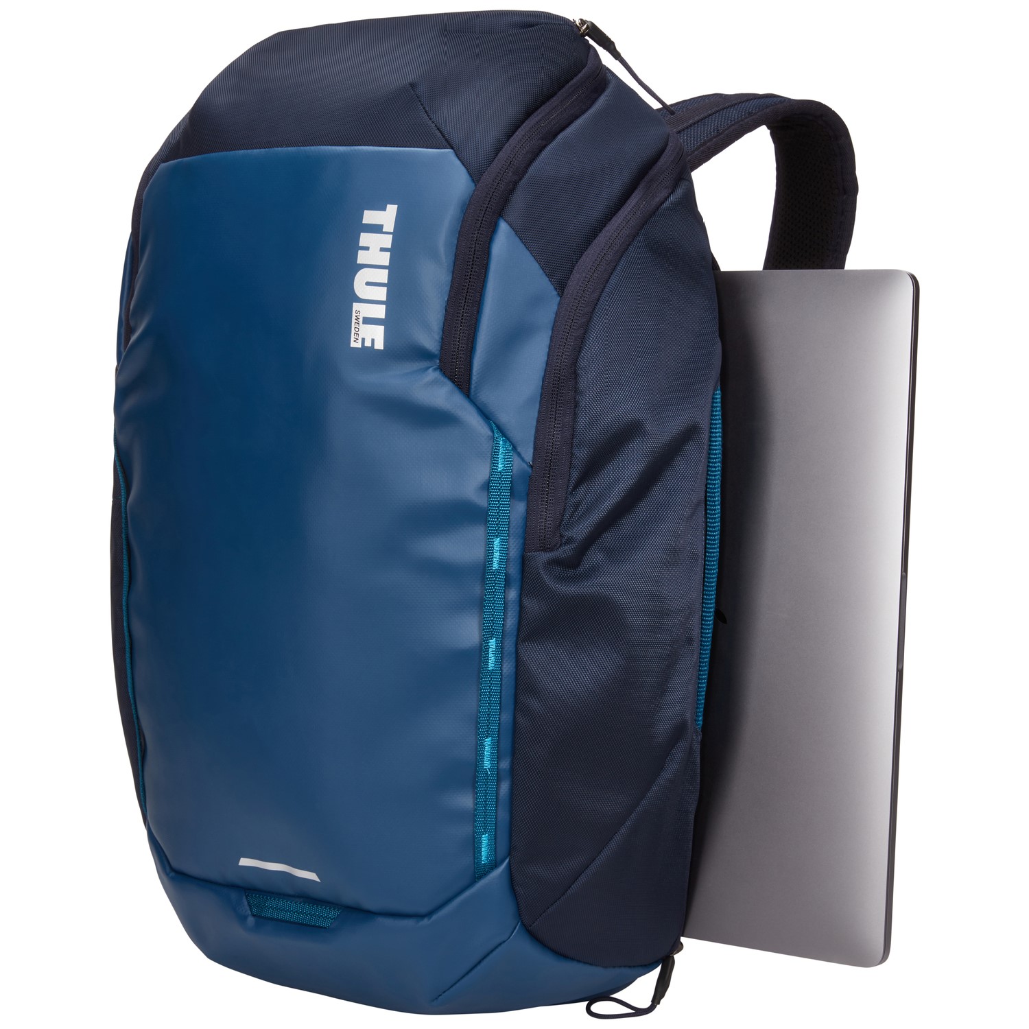 Quickly access your laptop on the go with the side zip
