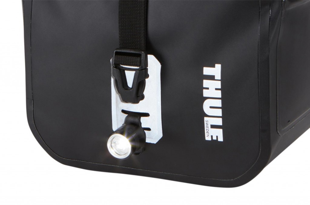 thule shield seat bag s