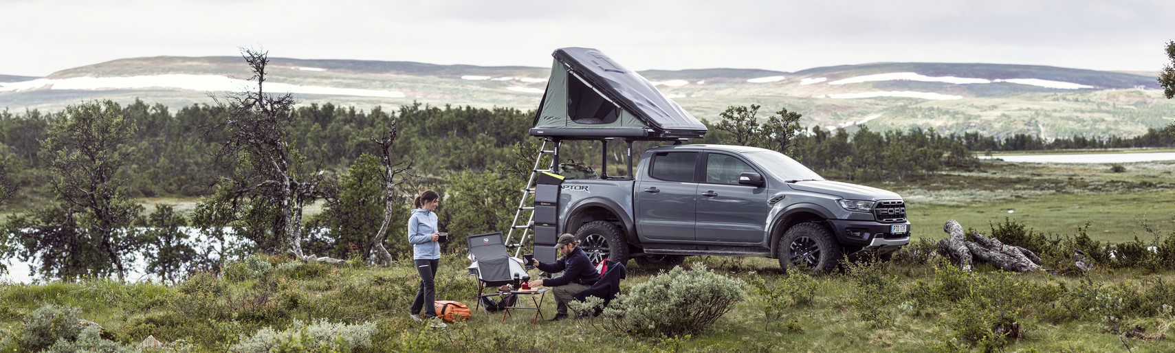 Thule Basin Wedge car rooftop tent