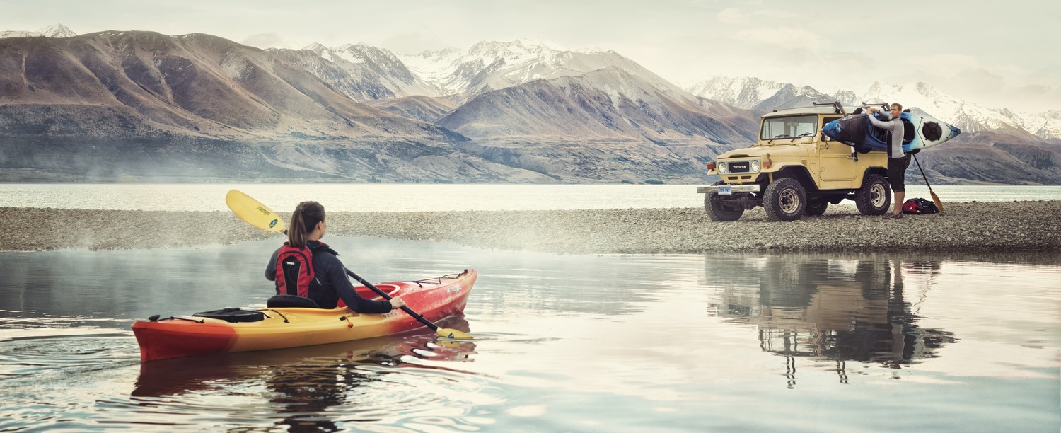 Thule 898000 Hullavator Pro in use